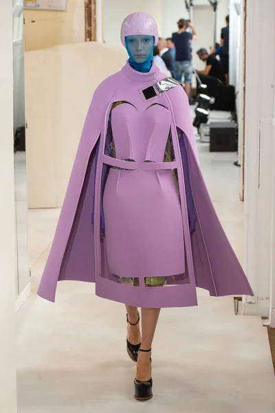 Look 27